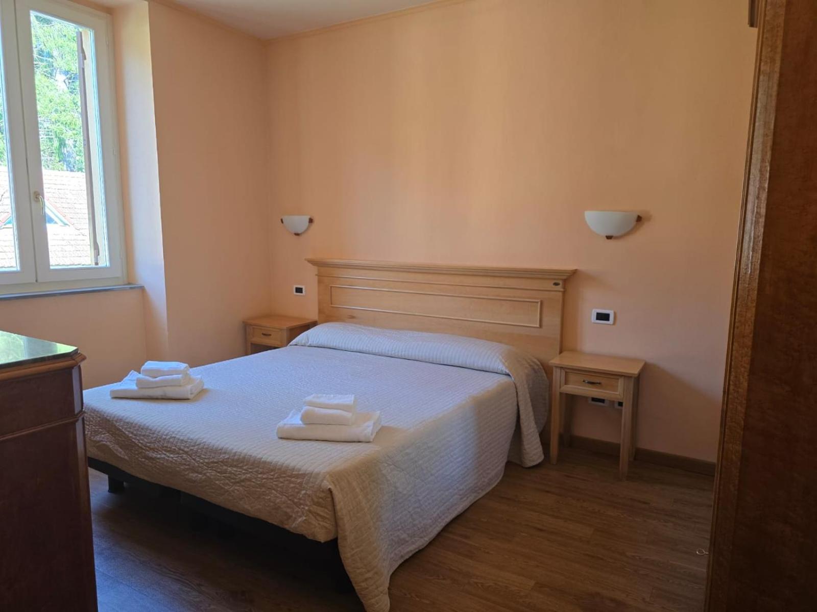 Albergo Minetto Martina Olba ภายนอก รูปภาพ